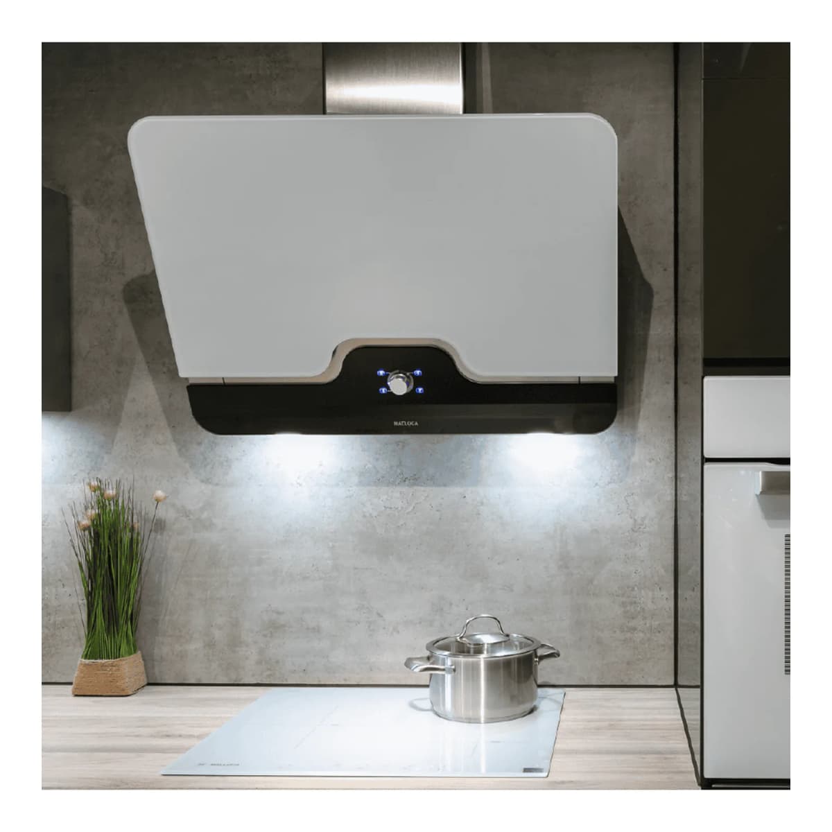 Máy hút mùi áp tường dạng nghiêng 80 cm chính hãng Malloca