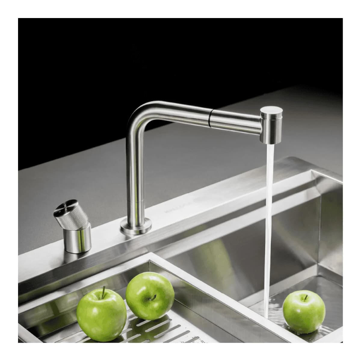 Vòi rửa chén nóng lạnh dây rút Inox 304 chính hãng Malloca