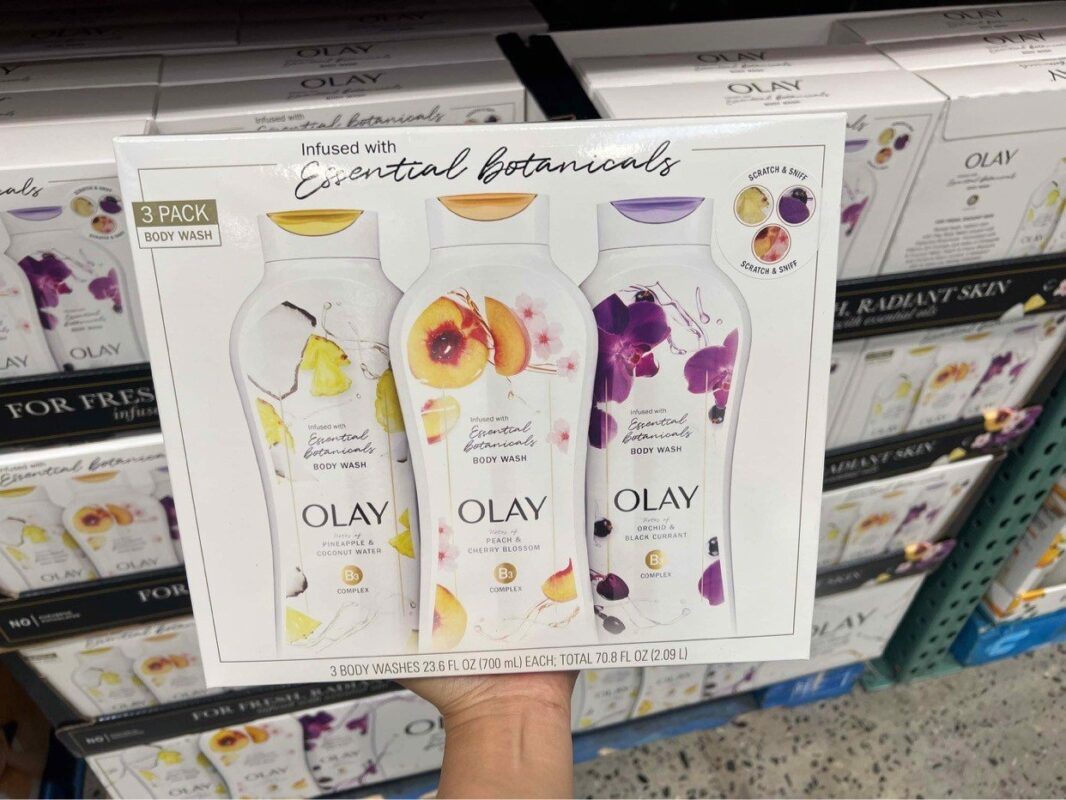 Sữa Tắm Olay Essential Botanicals 700ml Hương Đào & Hoa Anh Đào